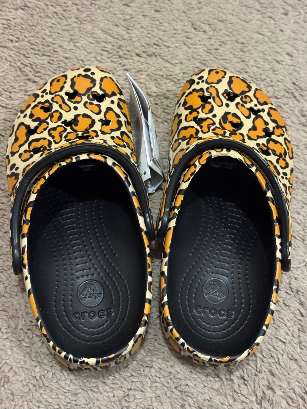 Crocs Disney Cheetah Print Clogs size 7 NWT - Picture 2 of 5